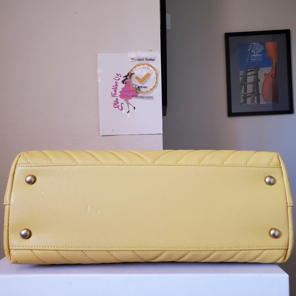 Chanel coco handle chevron yellow caviar gold hard ware small medium bag - Picture 9 of 11